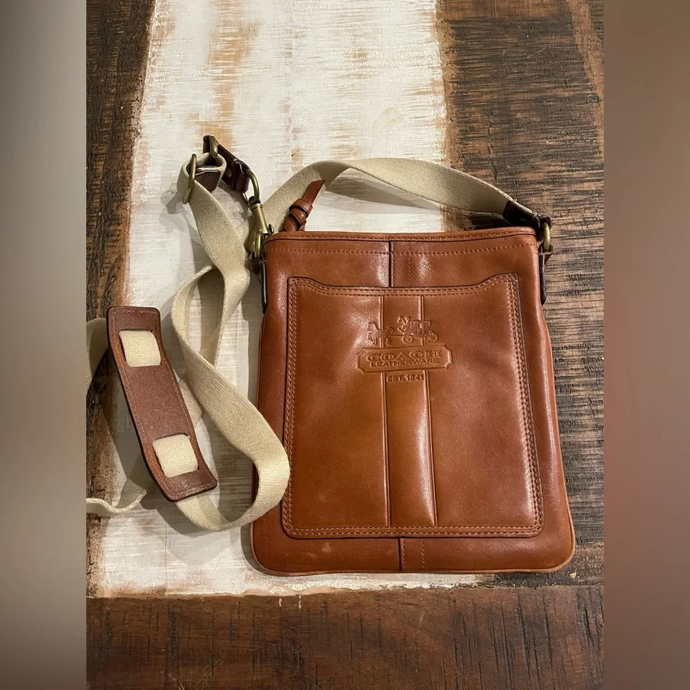 Coach Brown Leather Crossbody Bag | Classic Vintage Style | Adjustable Strap - Picture 3 of 7